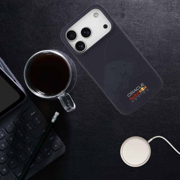 Etui Red Bull Silicone Single Bull Logo  MagSafe do iPhone 17 Pro granatowy
