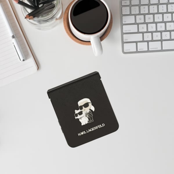 Etui Karl Lagerfeld Saffiano             Karl&Choupette Pin do Samsung Galaxy Z Flip7 czarny