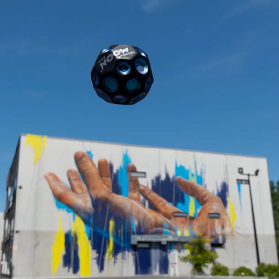 Piłeczka do odbijania Waboba Dark Side   of Moon (Produkt w kilku kolorach - wysyłka losowa)