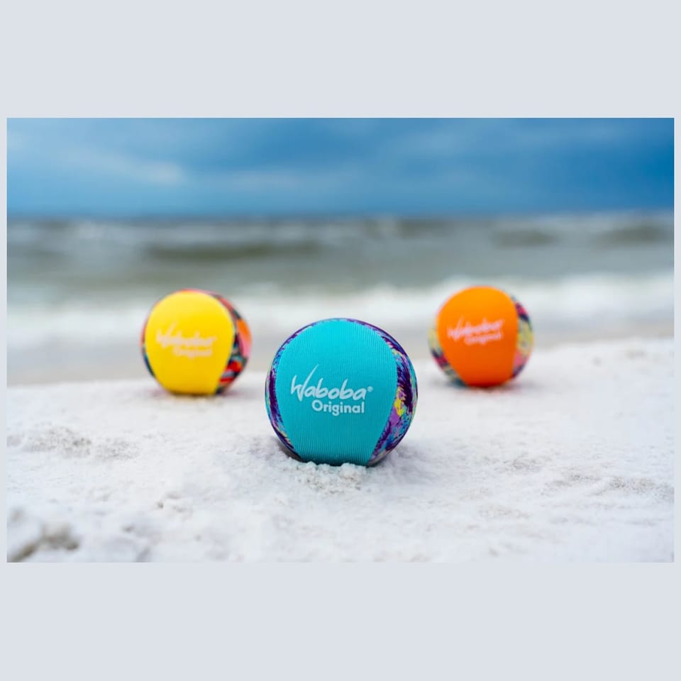 Piłeczka wodna Waboba Original 2.2"      (Produkt w kilku kolorach - wysyłka losowa)