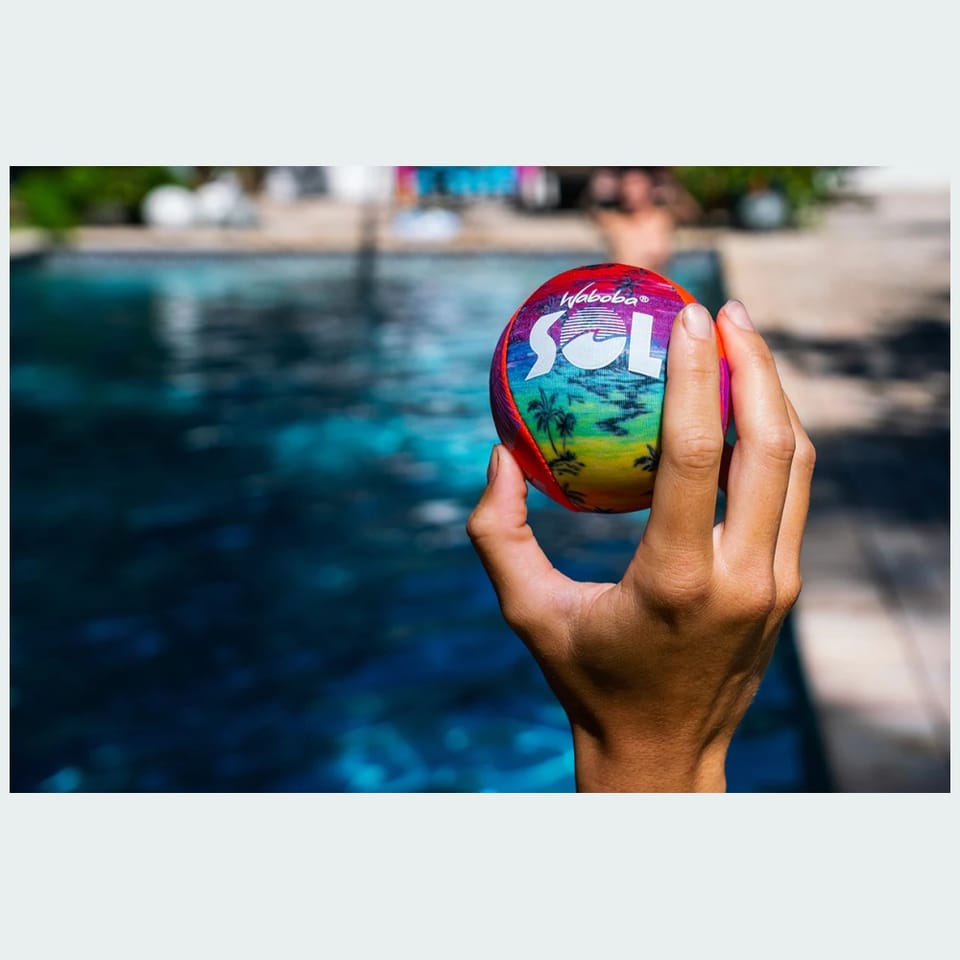Piłeczka wodna Waboba Sol 8cm (Produkt   w kilku kolorach - wysyłka losowa)