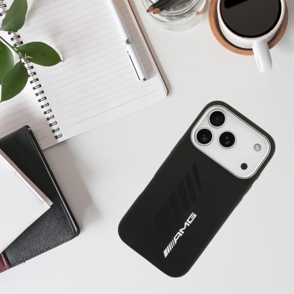 Etui AMG Silicone Oversize Rhombs        MagSafe do iPhone 17 Pro czarny