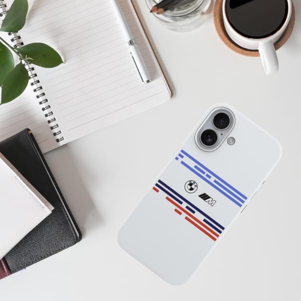 Etui BMW M Silicon Horizontal Line       MagSafe do iPhone 17 biały