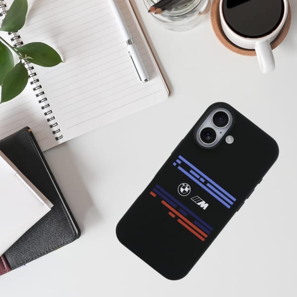 Etui BMW M Silicon Horizontal Line       MagSafe do iPhone 17 czarny