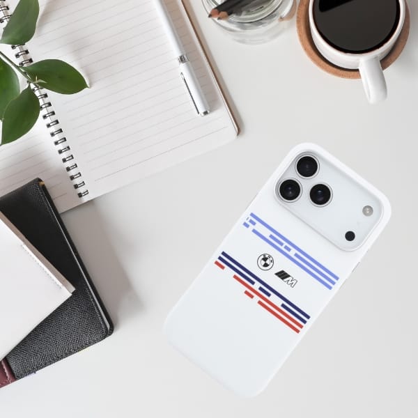 Etui BMW M Silicon Horizontal Line       MagSafe do iPhone 17 Pro Max biały