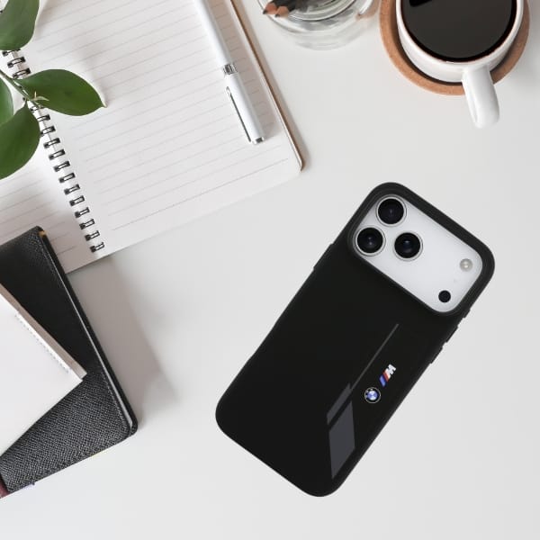 Etui BMW M Silicon Vertical Logo MagSafe do iPhone 17 Pro Max czarny