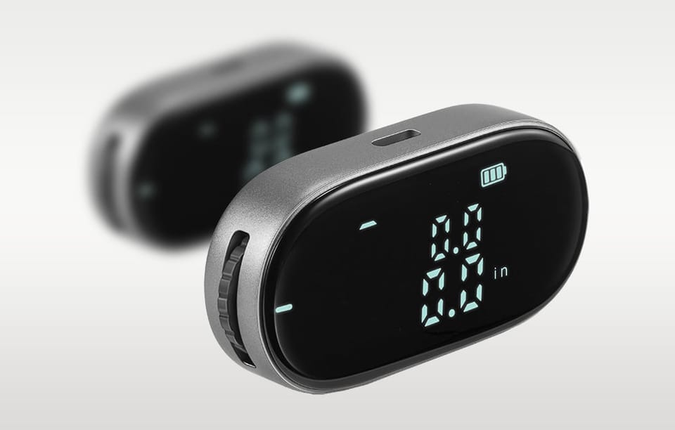 Dwie miary elektroniczne MOVA na szarym tle