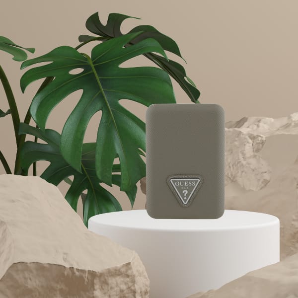 Powerbank indukcyjny Guess Grained       Triangle 5000mAh 15W USB-C MagSafe brązowy