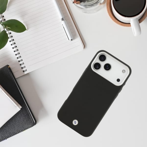 Etui BMW Sign Full Wrapped Metal MagSafe do iPhone 17 Pro Max czarny