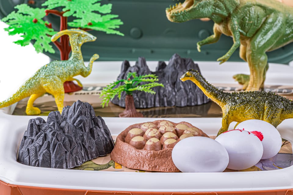 Duży Zestaw Dinozaurów W Plecaku Figurki W Walizce DINOZAURY Wulkan Akcesoria 30 El.