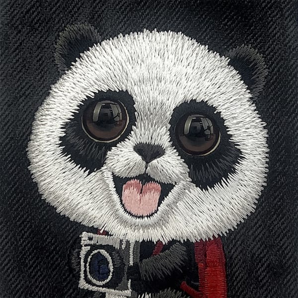 Etui Nimmy Big Eyed Pet 2.0 Panda do     iPhone 17 czarny