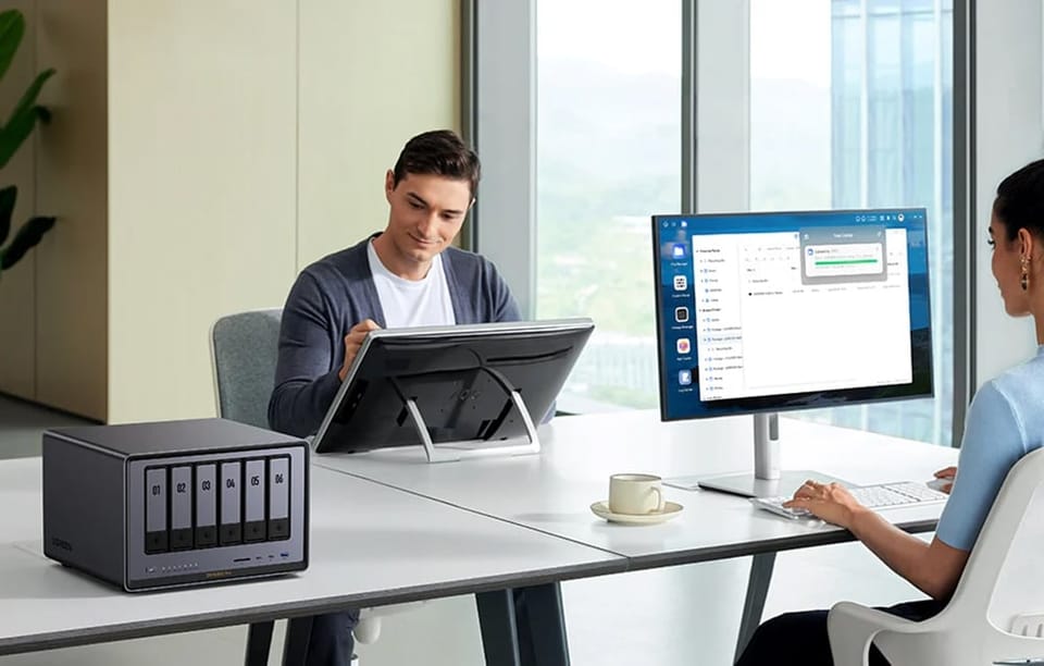 Serwer plików NAS Ugreen DXP6800 Pro, 6-dyskowy, Intel i5-1235U, 8GB DDR5, 2x 10GbE, 8K HDMI, SD 4.0