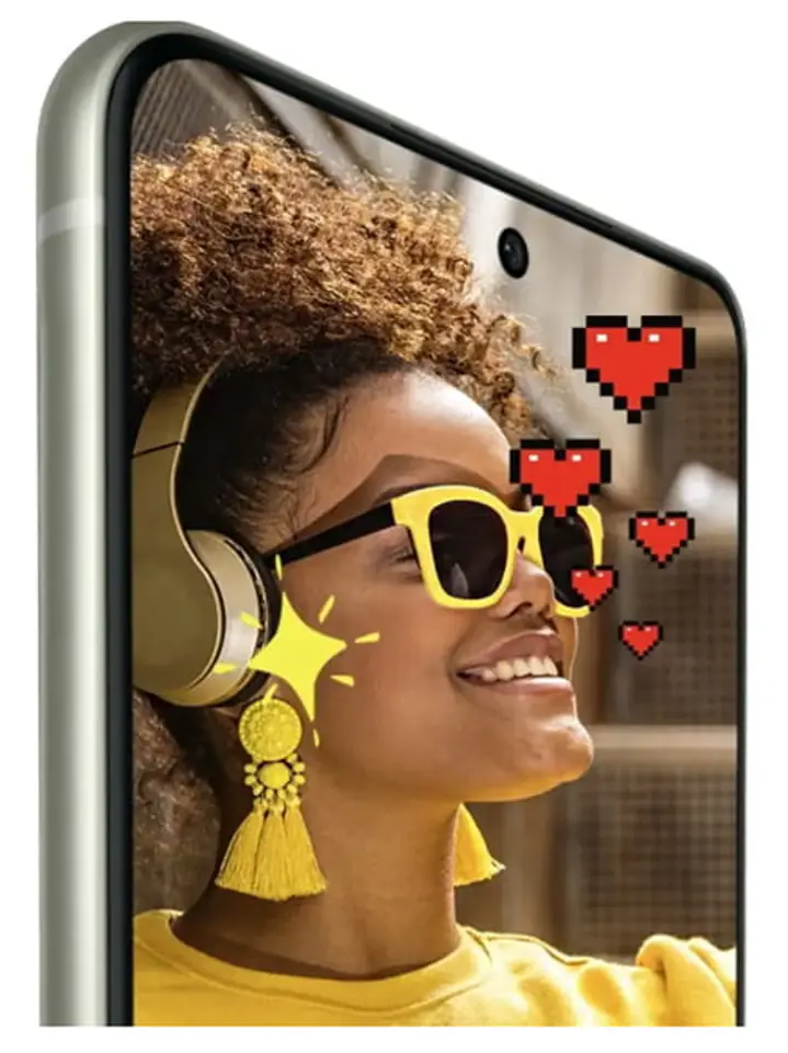 Trzy obiektywy z tyłu smartfona