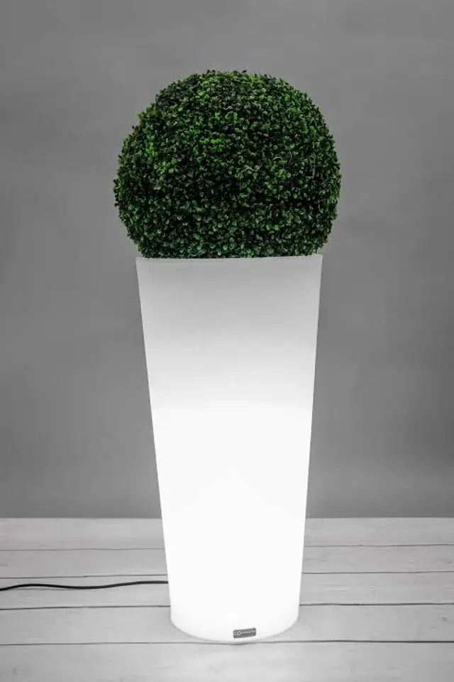 White Habana pot with lighting