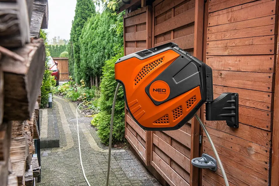 Wąż z automatycznym zwijaczem 1/2", 20 m +2m