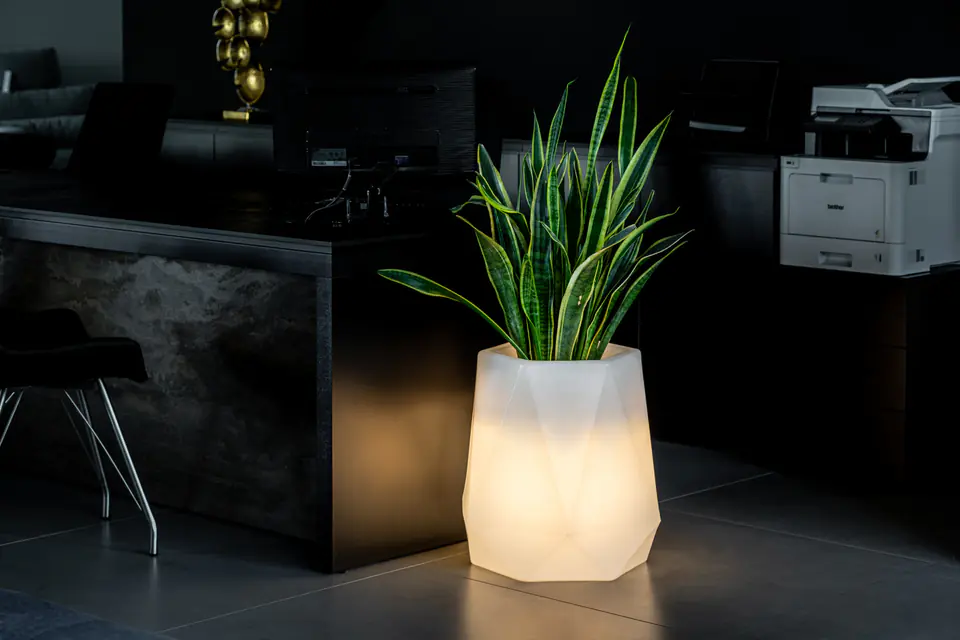 White Garden Pot Flavi with Lighting