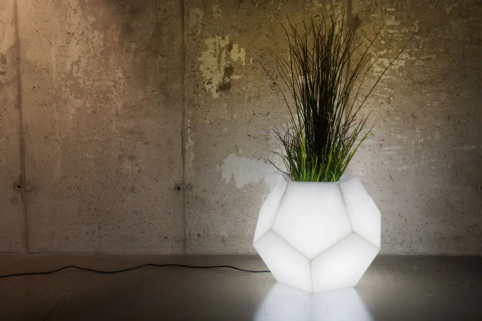 Alma white garden pot with lighting
