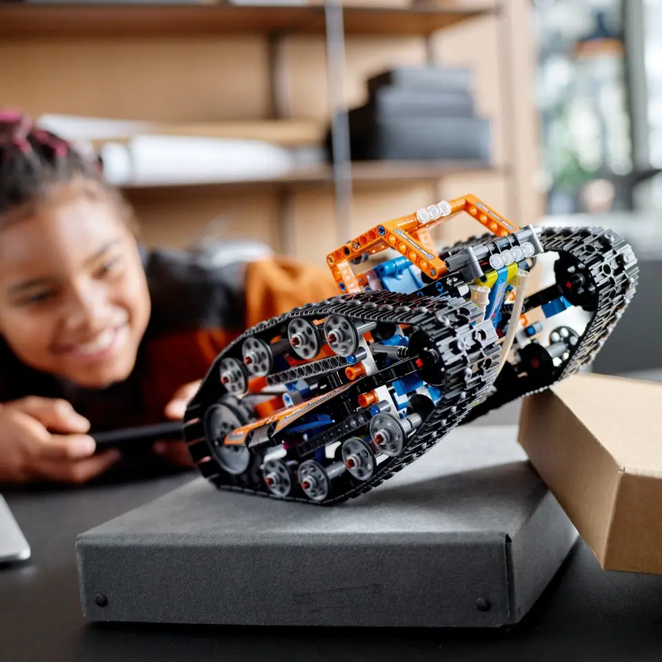 Lego Technic 42140 App-Controlled Transformation Vehicle | Wasserman.eu