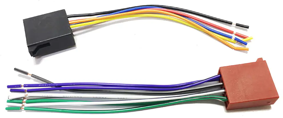 Gniazda ISO zasilające + głośnikowe z kablem.